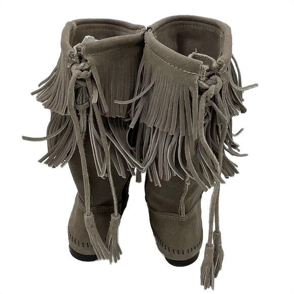 Minnetonka Women's Calf 2-Layer Fringe Soft Sole Boot in Grey Size 7 - Picture 3 of 6